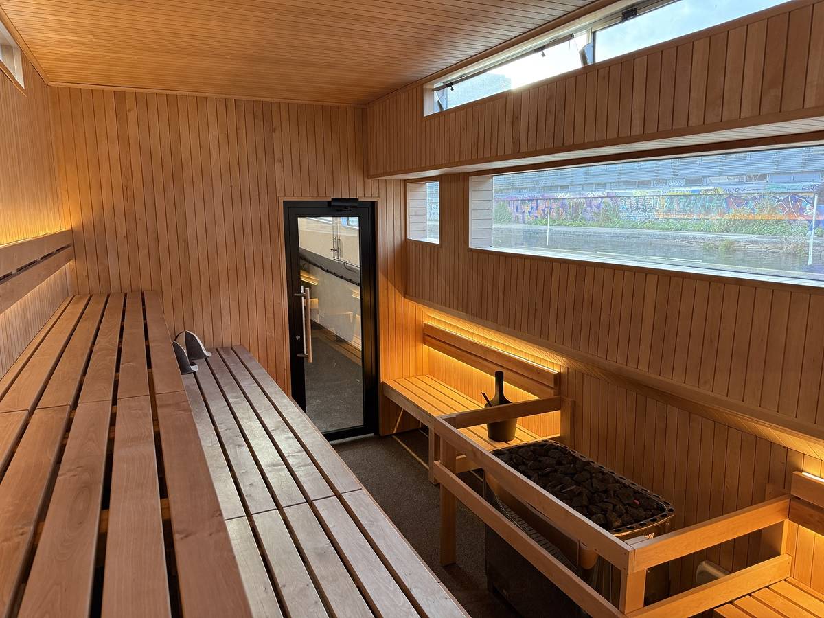 Saunos — floating barge sauna on the canal